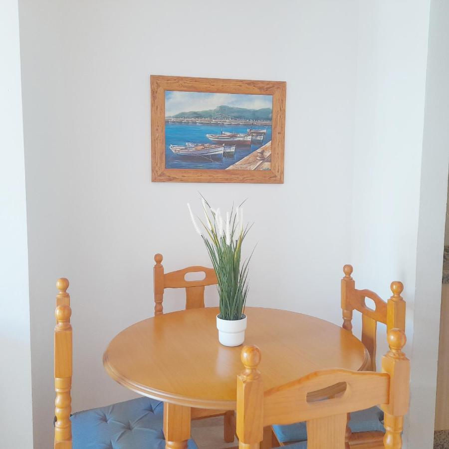 Apartamentos Vicenta Playa Carihuela トレモリノス エクステリア 写真
