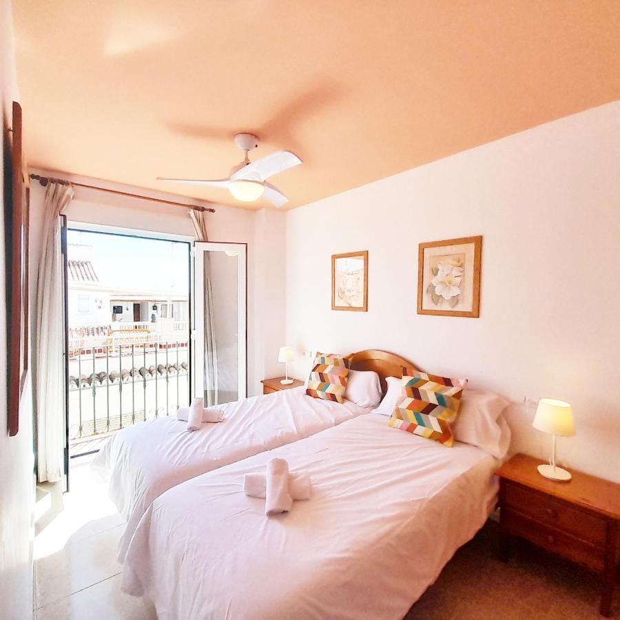 Apartamentos Vicenta Playa Carihuela トレモリノス エクステリア 写真