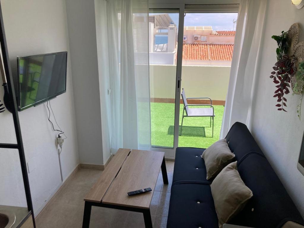 Apartamentos Vicenta Playa Carihuela トレモリノス 部屋 写真